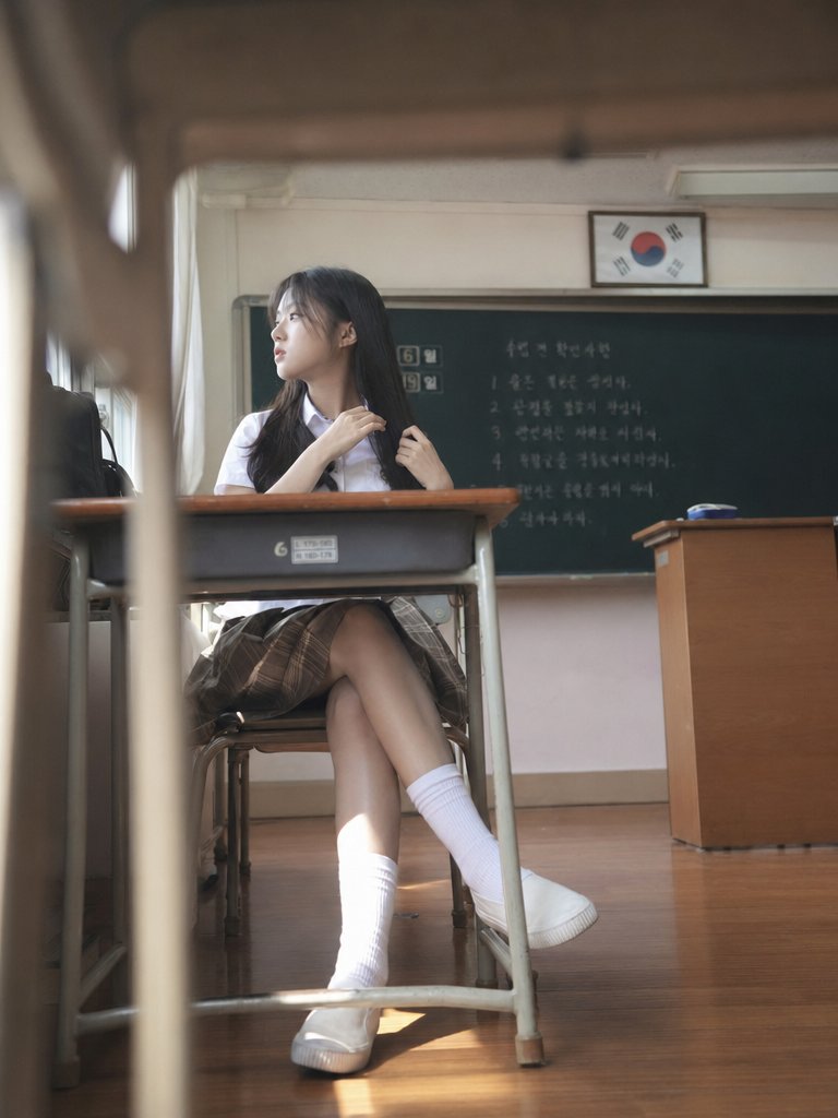 Highly Realistic Voyeuristic Candid Shot Inside a Typical Korean