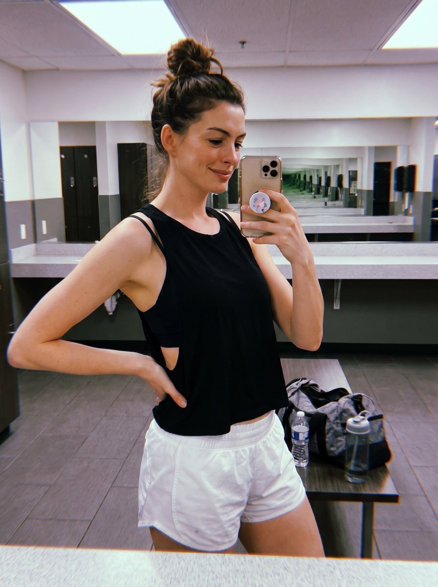 Amateur iPhone Gym Fit Check Snapshot