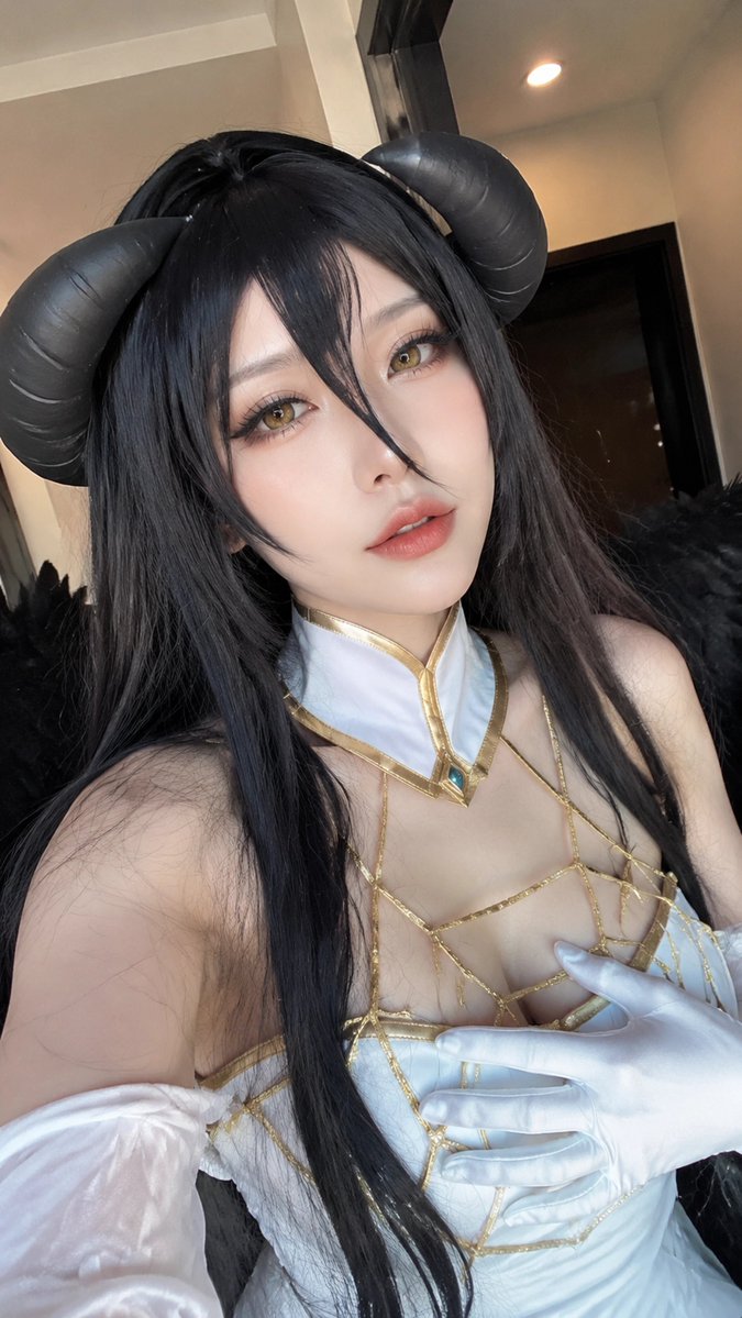 A Vertical 9:16 Close-Up Smartphone Selfie Cosplay Makeup Portrait Of